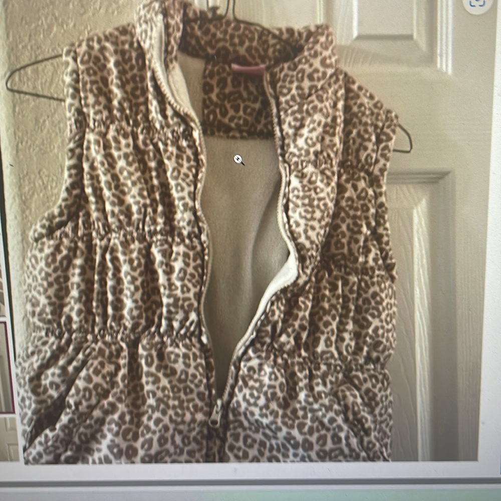 Beverly Hills Princess animal print her puffer vest 7/8 - Picture 2 of 4